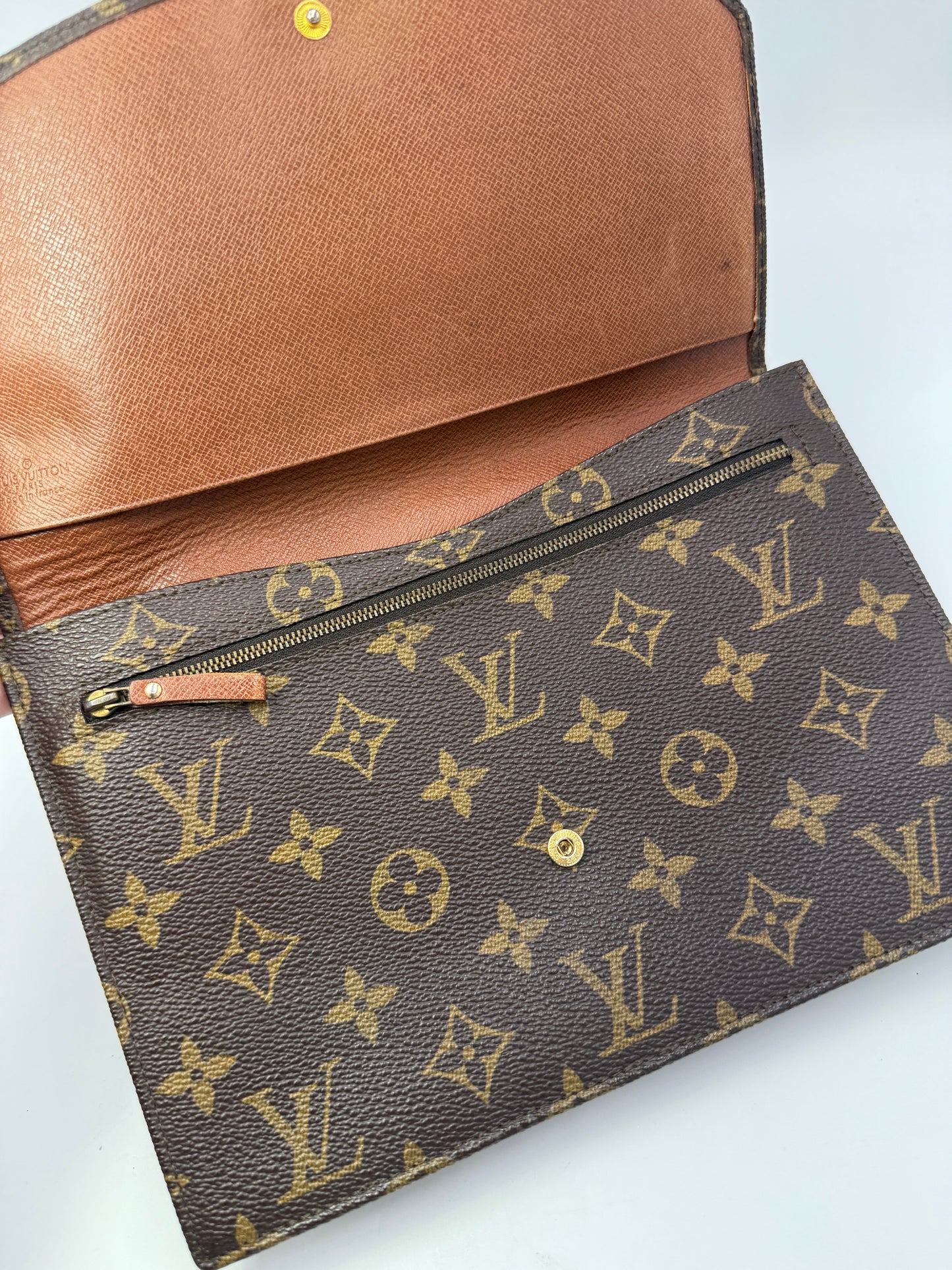 Louis Vuitton Monogram Pochette Lava Clutch 23 cm 871AN