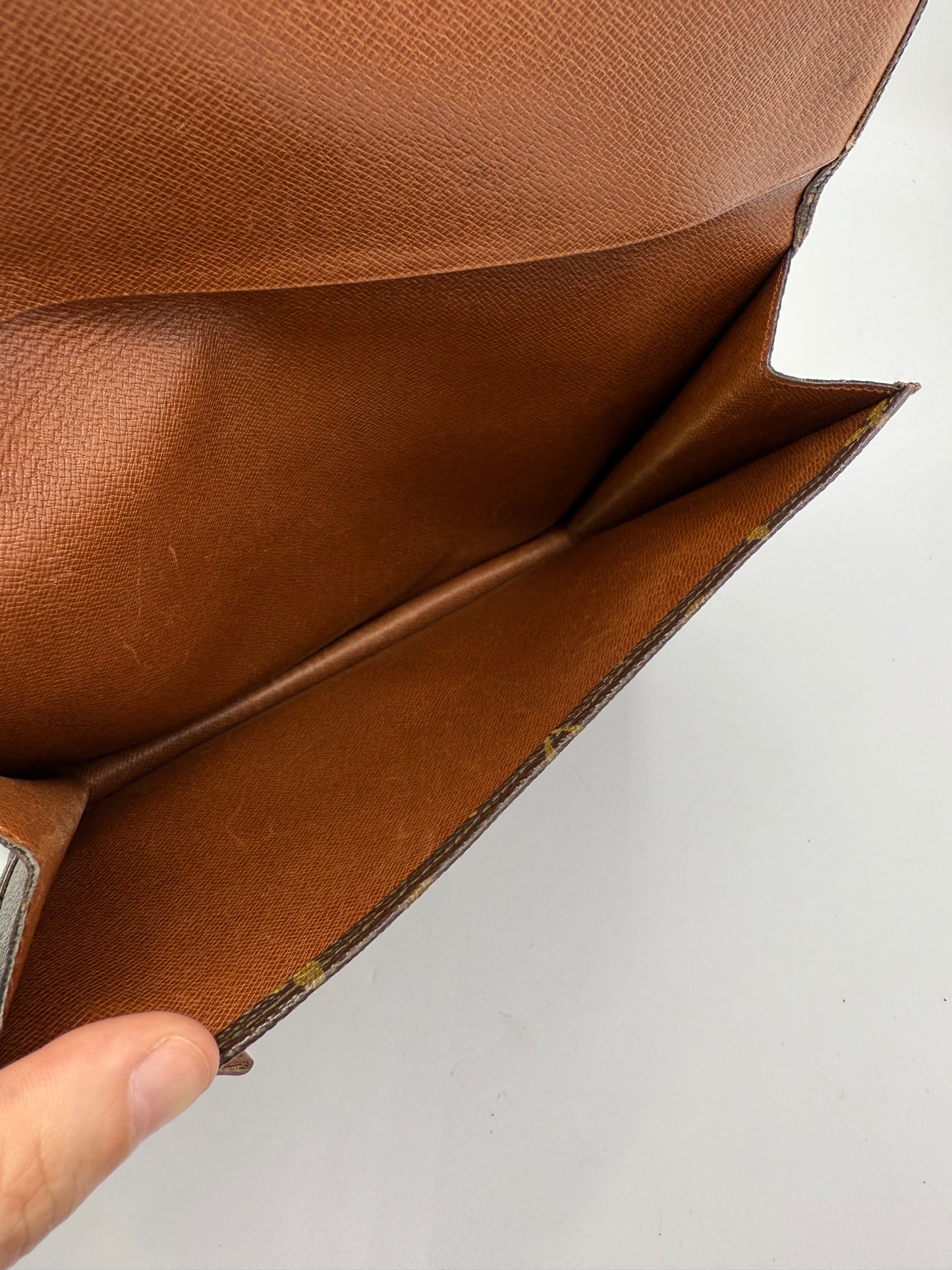 Louis Vuitton Monogram Pochette Lava Clutch 23 cm 871AN
