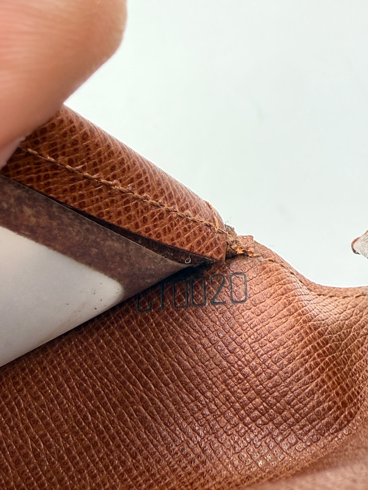 Louis Vuitton Monogram Vintage Bifold Wallet ID Holder CT0020