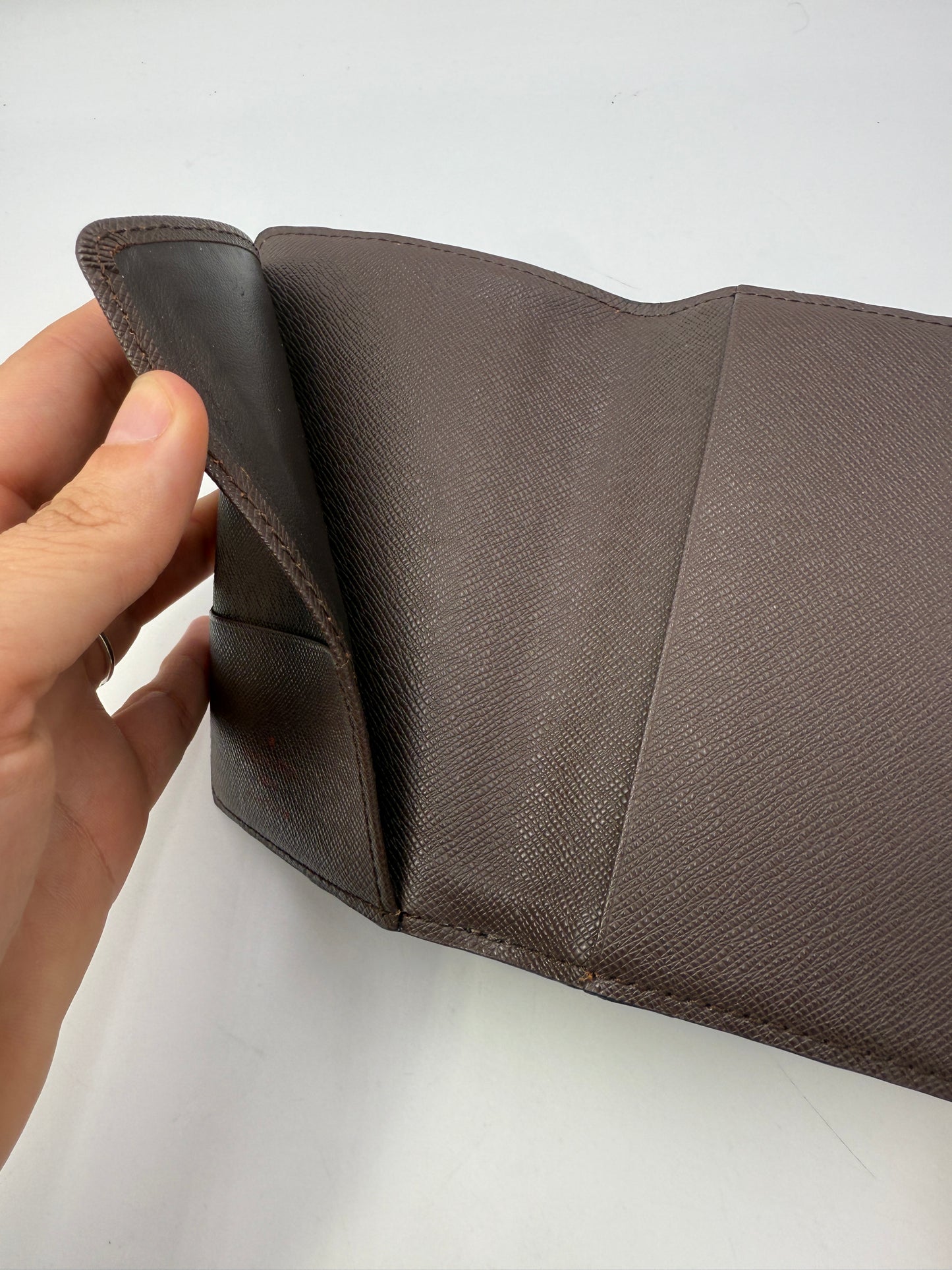 Louis Vuitton Damier Ebene Passport Holder MI1027
