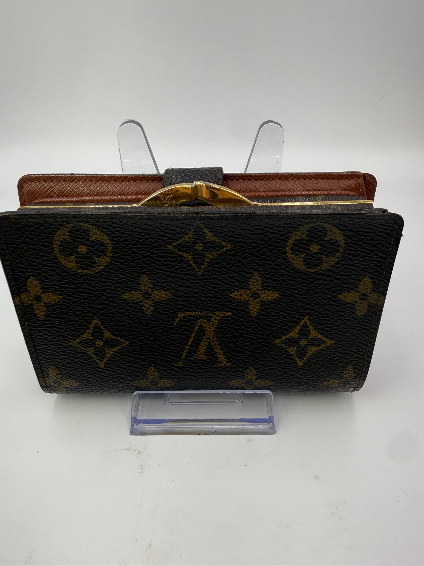 Louis Vuitton Monogram Coated Canvas Kisslock Wallet TH0032