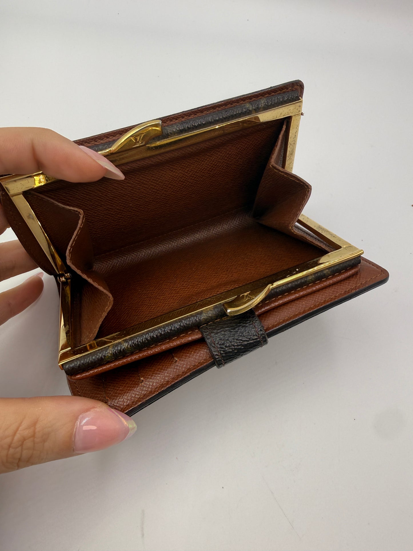 Louis Vuitton Monogram Coated Canvas Kisslock Wallet TH0032