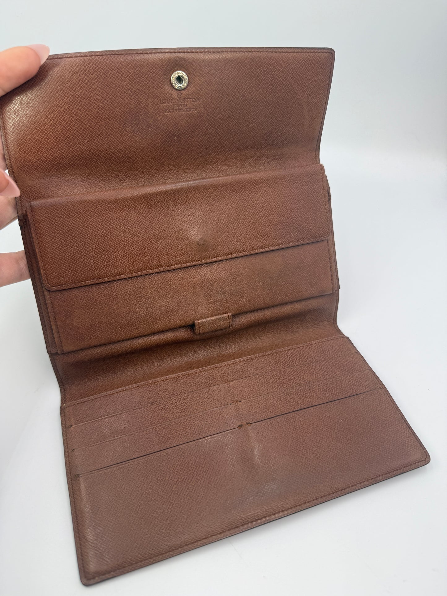 Louis Vuitton Monogram Coated Canvas International Wallet MI884