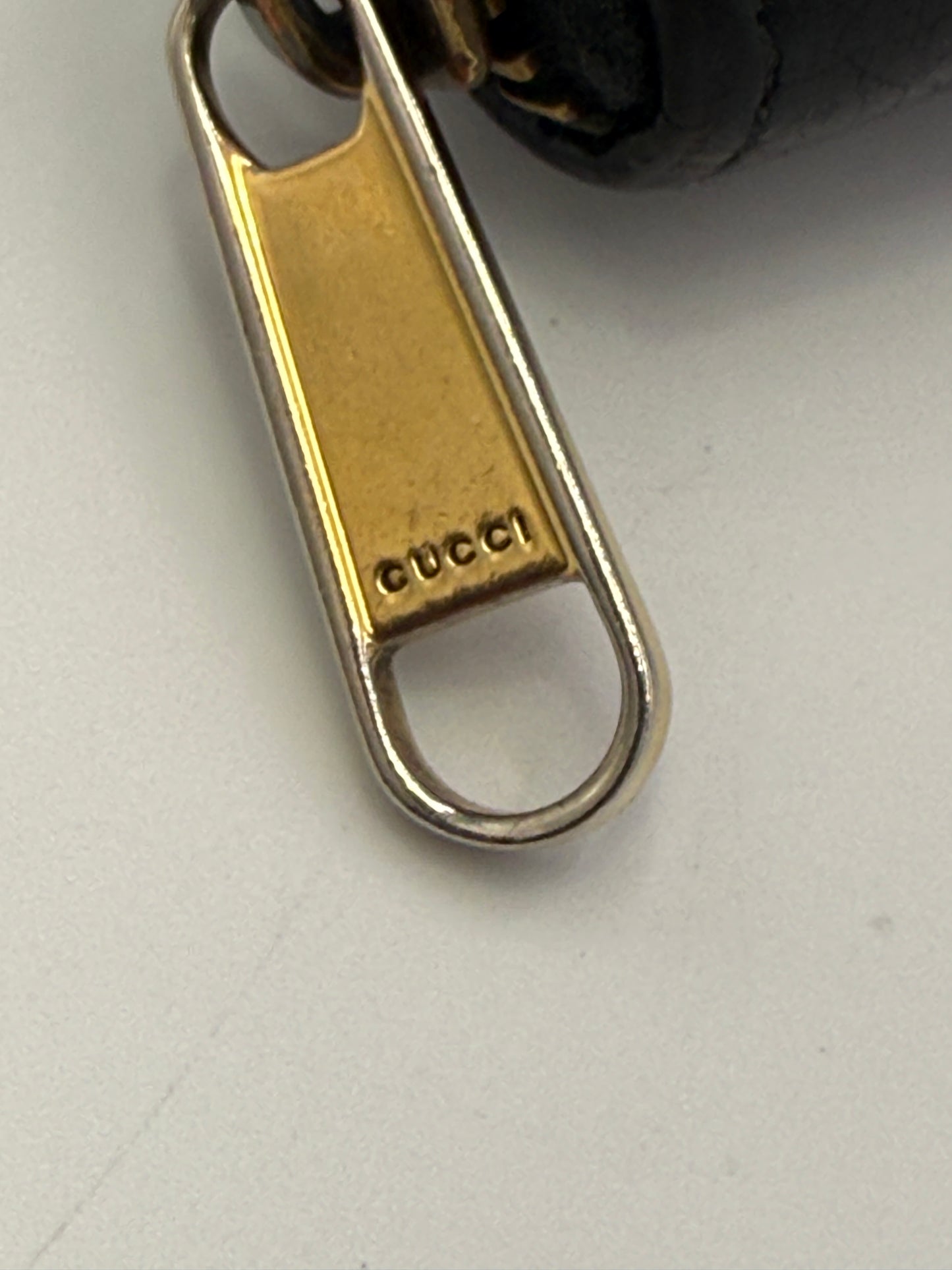 Gucci Black Leather Vintage Logo Sherry Compact Zippy Wallet