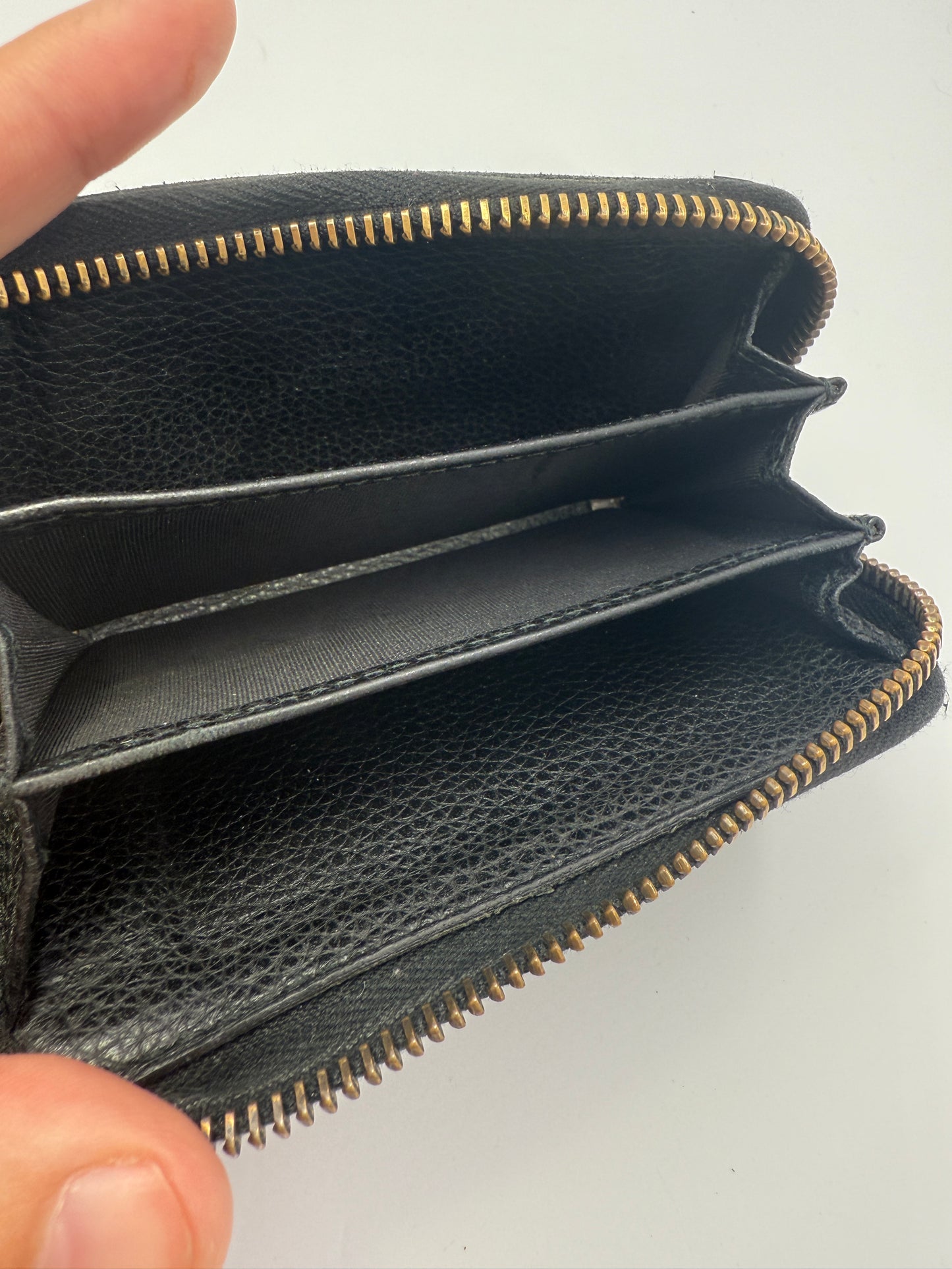 Gucci Black Leather Vintage Logo Sherry Compact Zippy Wallet