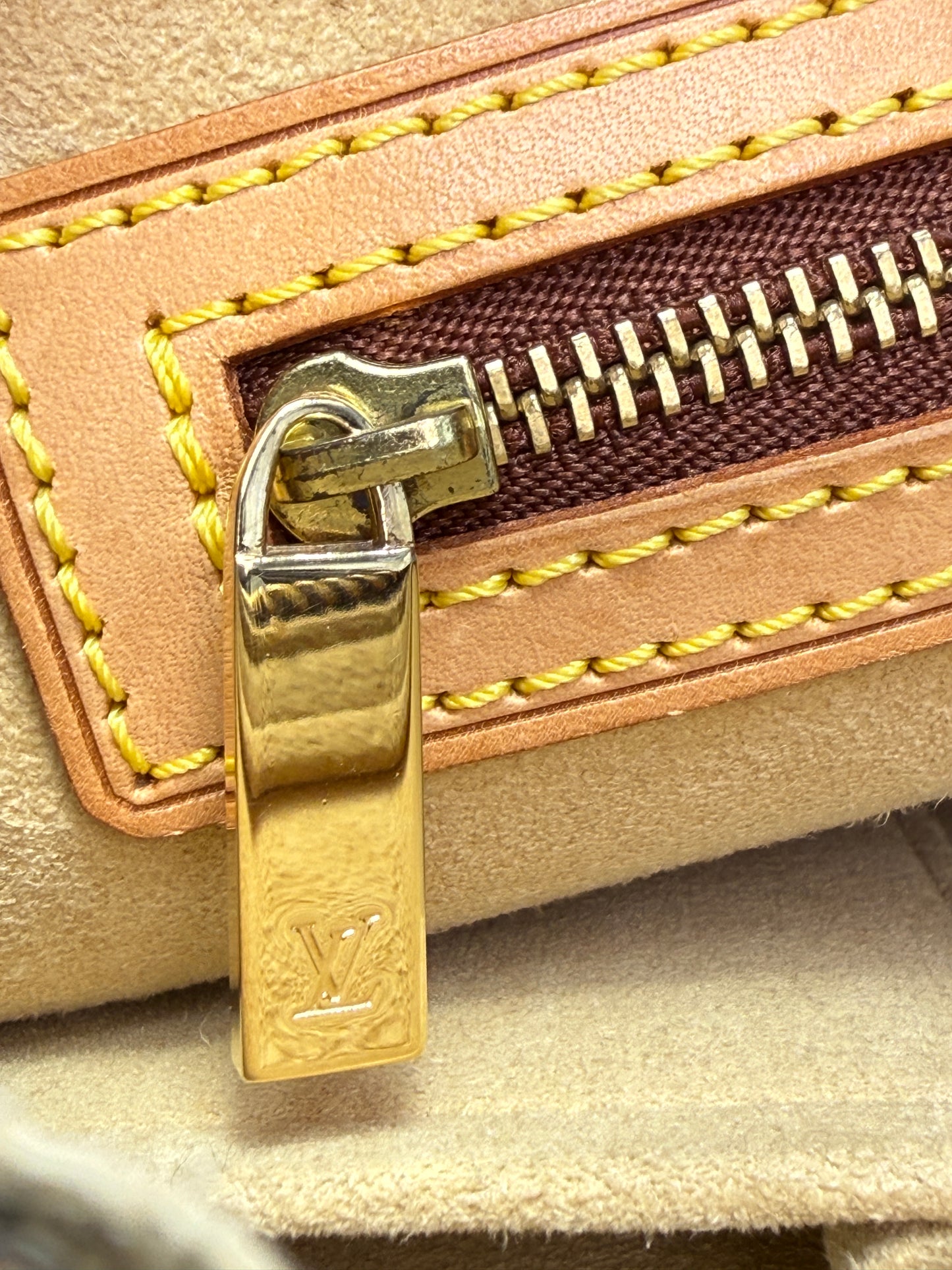 Louis Vuitton Monogram Looping Shoulder Bag MM FL0022