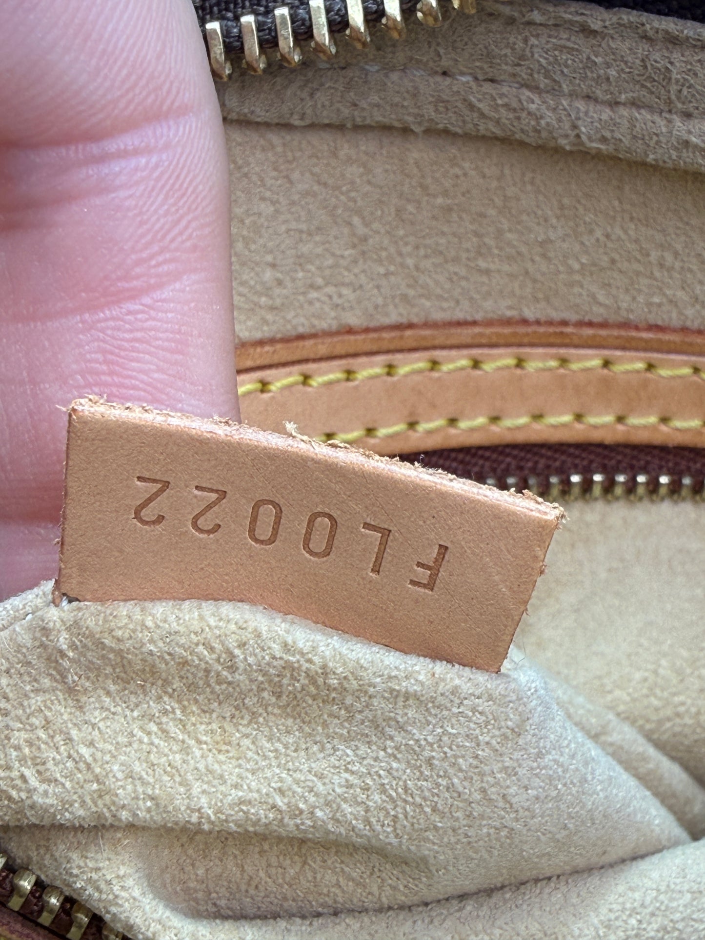 Louis Vuitton Monogram Looping Shoulder Bag MM FL0022