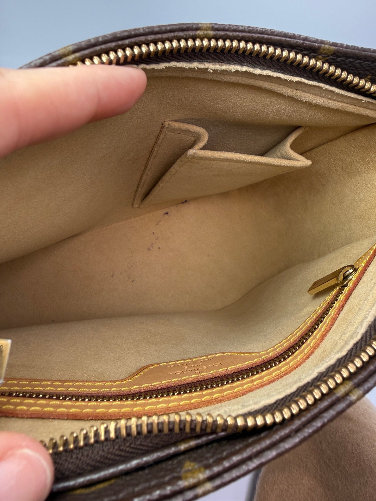 Louis Vuitton Monogram Looping Shoulder Bag MM FL0022