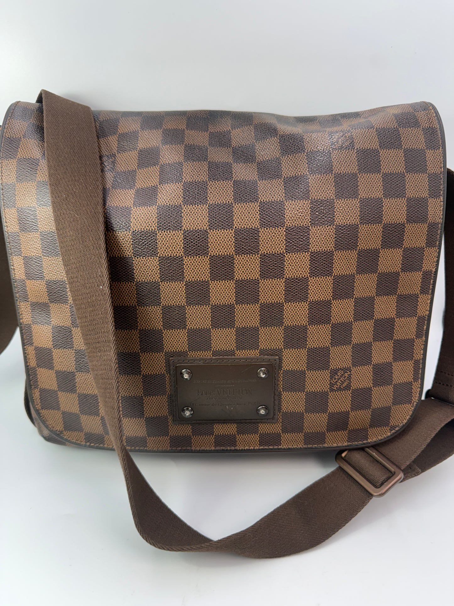 Louis Vuitton Damier Ebene Messenger Crossbody SR0170