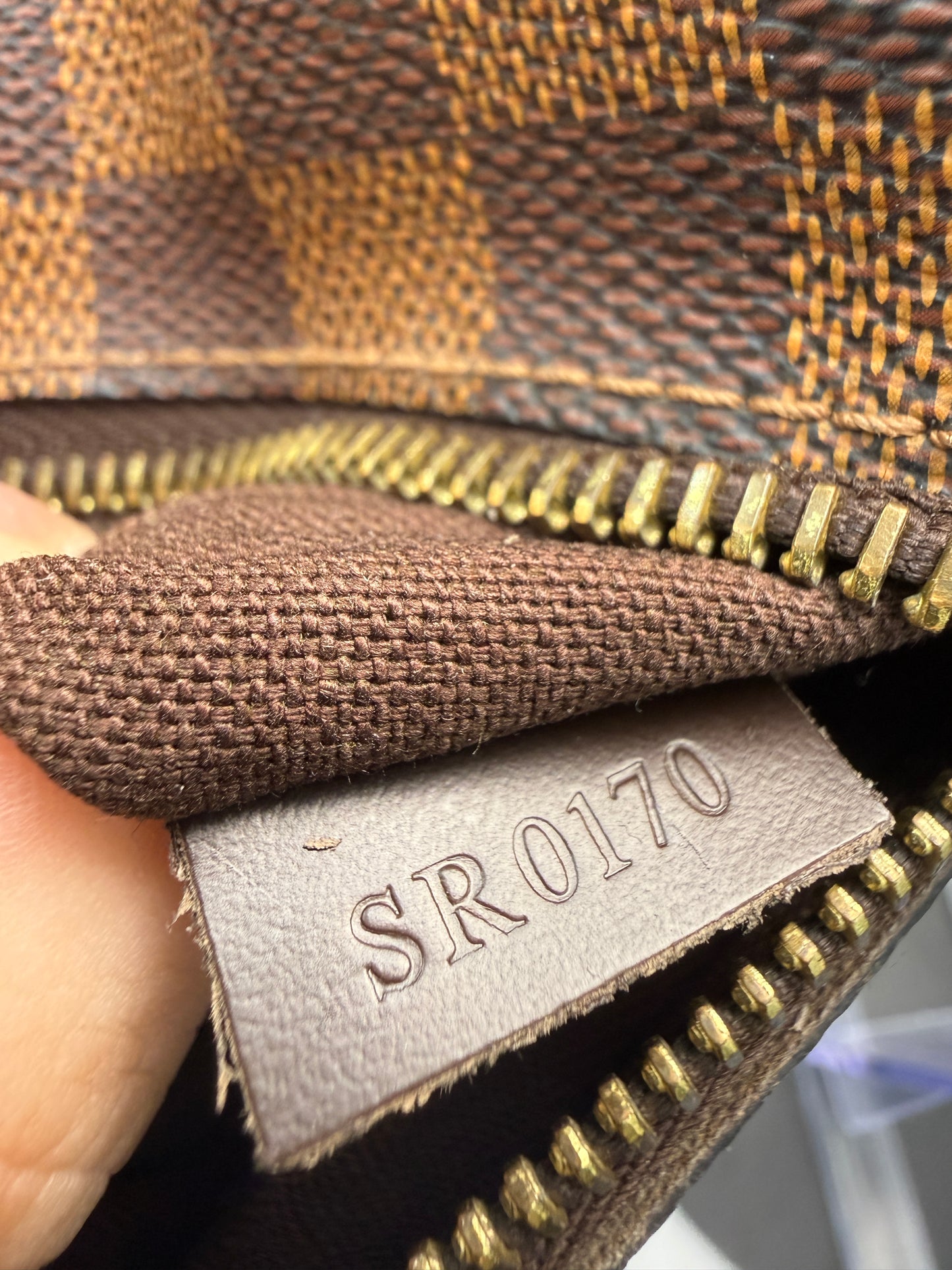 Louis Vuitton Damier Ebene Messenger Crossbody SR0170