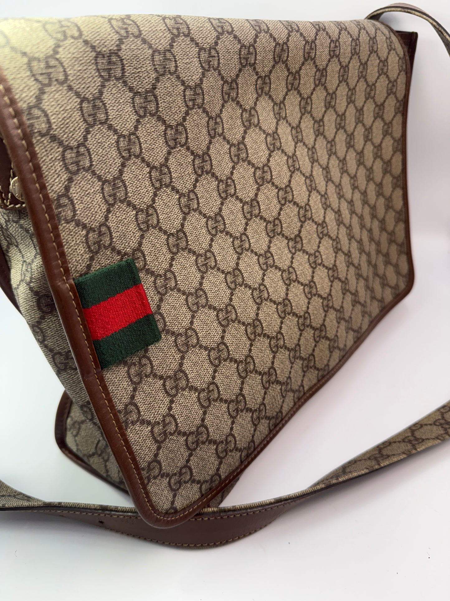 Gucci Supreme Coated Canvas Messenger Bag Unisex