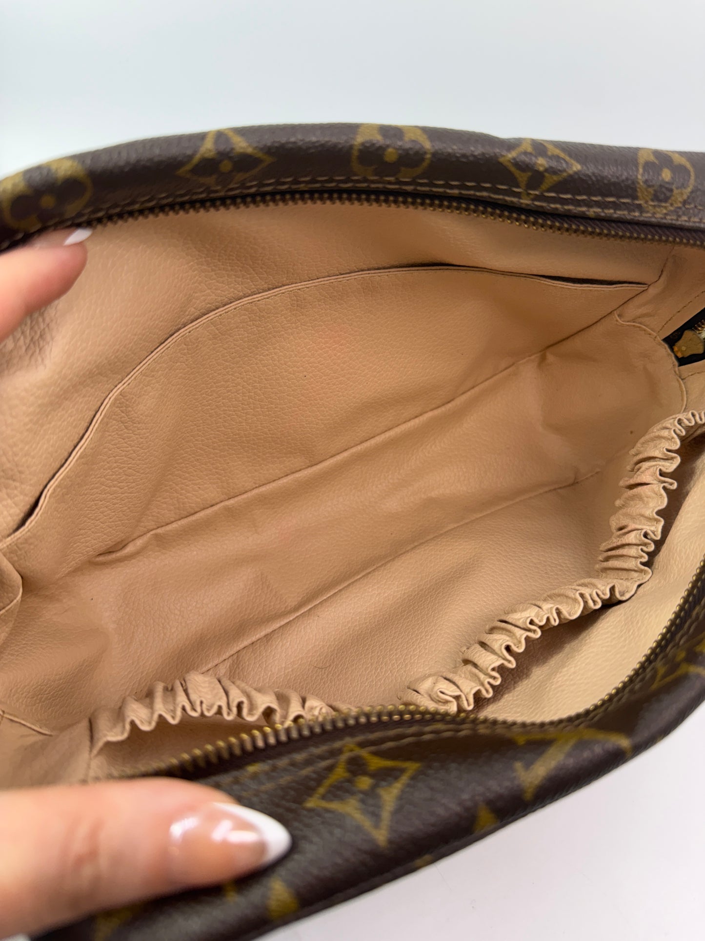 Louis Vuitton Monogram Coated Canvas Toiletry 28 cm 831