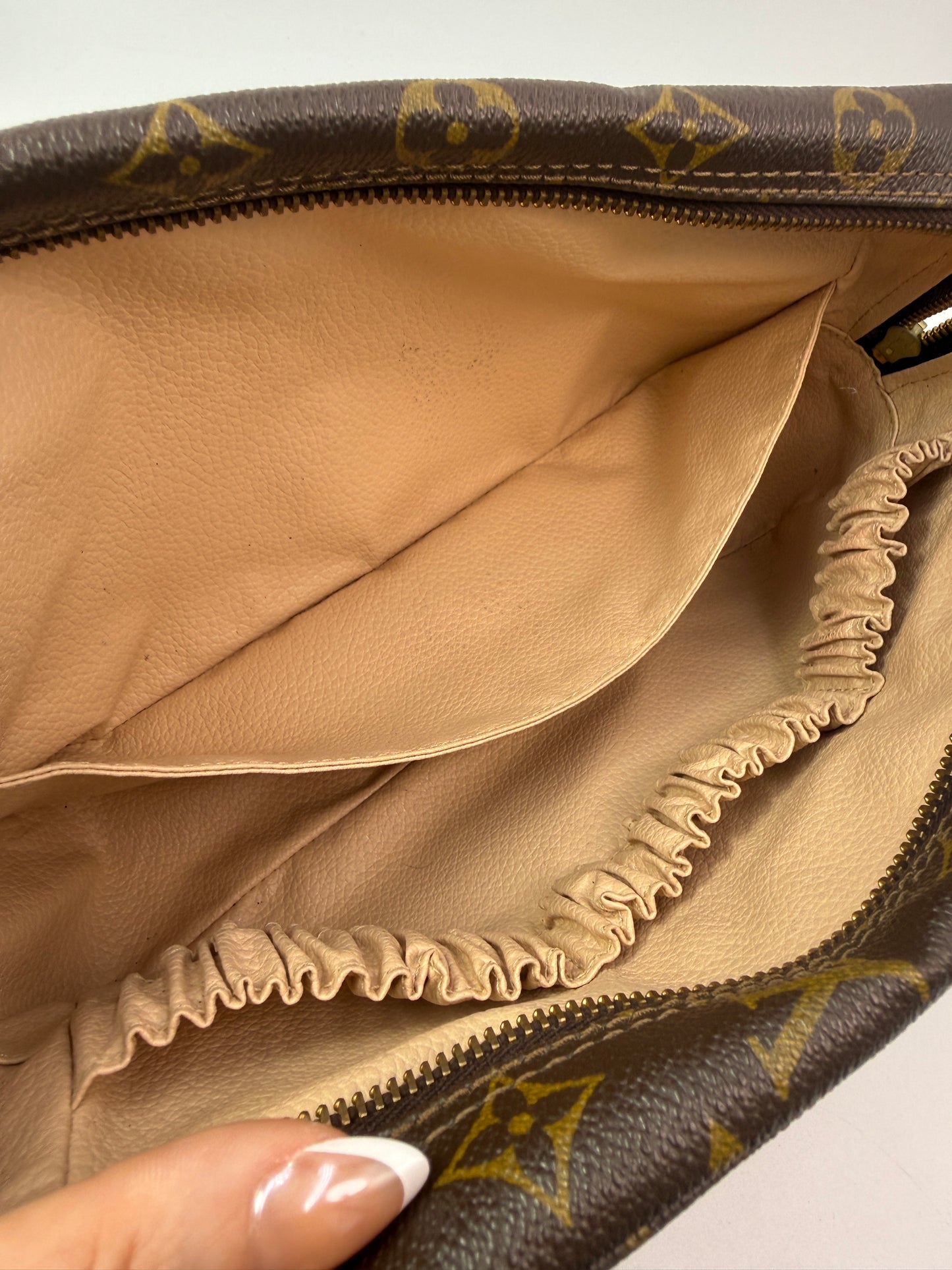 Louis Vuitton Monogram Coated Canvas Toiletry 28 cm 831