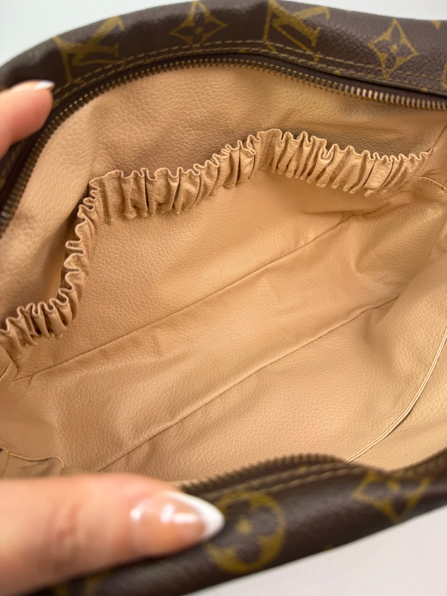 Louis Vuitton Monogram Coated Canvas Toiletry 28 cm 831