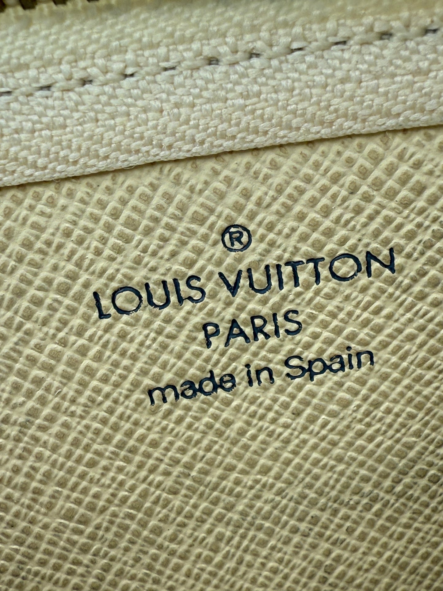 Louis Vuitton Damier Azur Coated Canvas Key Cles CA4058