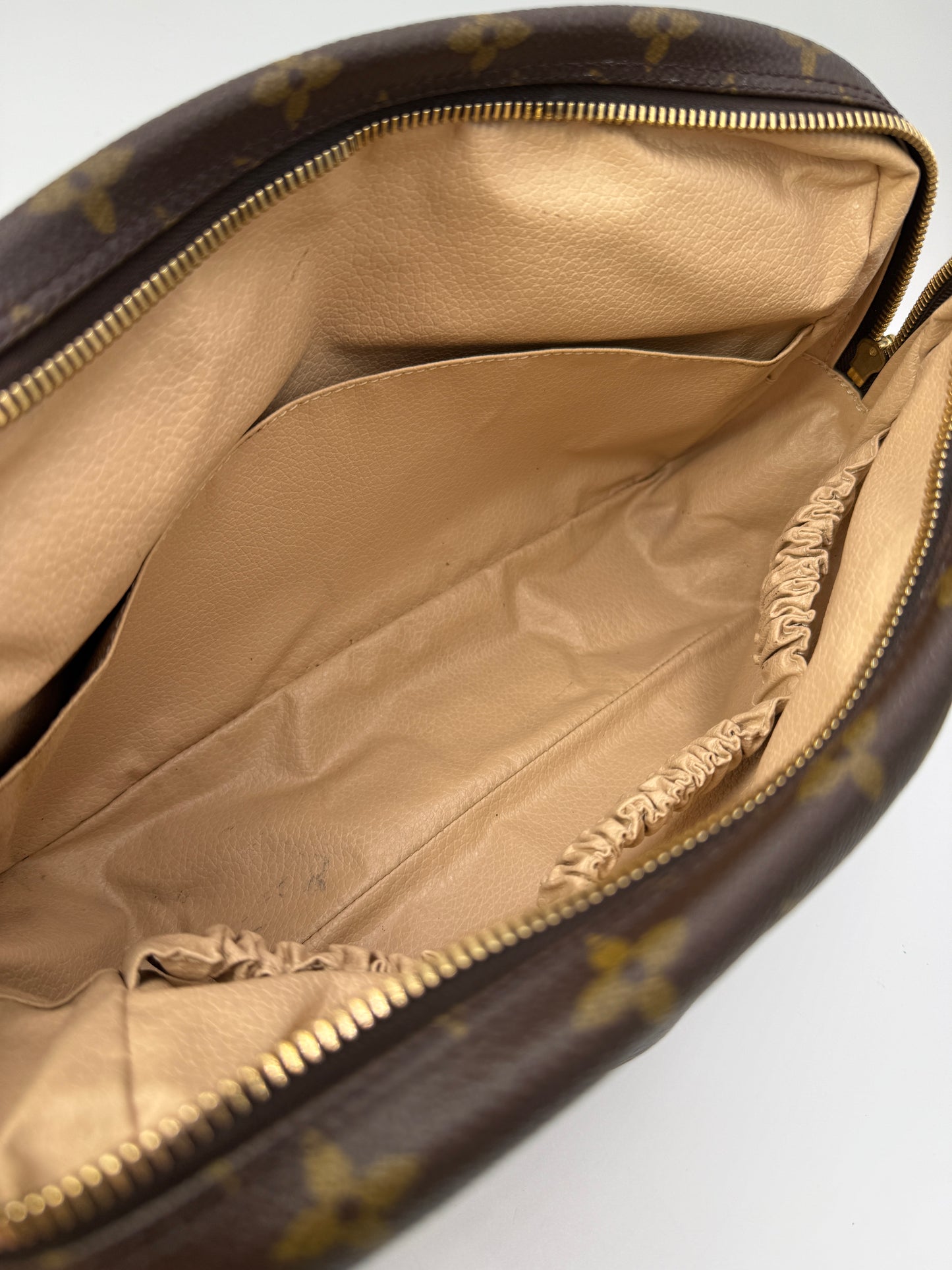 Louis Vuitton Monogram Coated Canvas Toiletry 28 cm