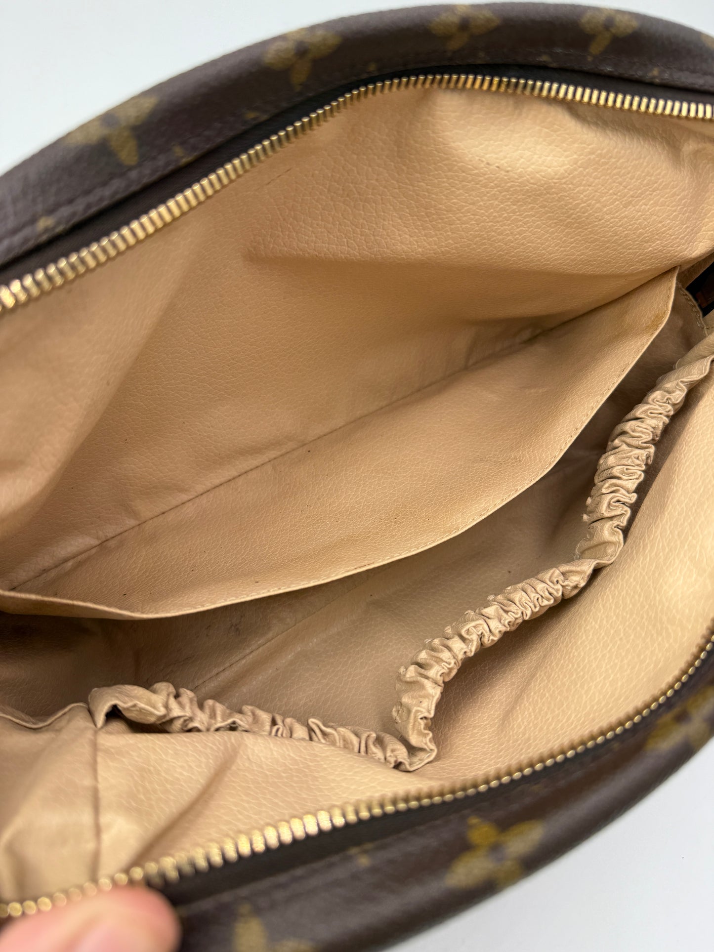 Louis Vuitton Monogram Coated Canvas Toiletry 28 cm