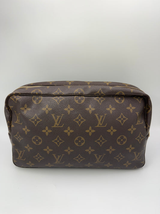 Louis Vuitton Monogram Coated Canvas Toiletry 28 cm