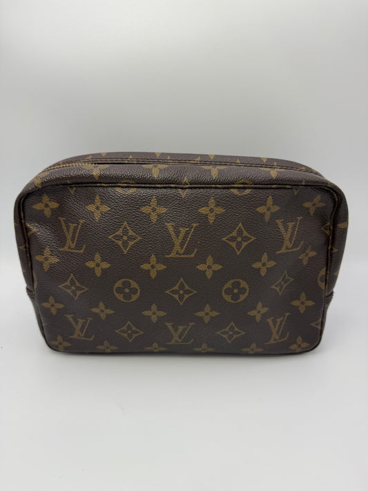 Louis Vuitton Monogram Coated Canvas Toiletry 23 cm.