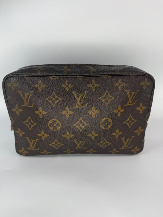 Louis Vuitton Monogram Coated Canvas Toiletry 23 cm 881TH