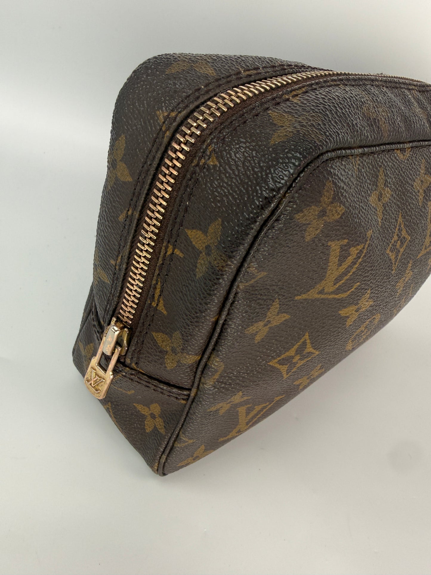 Louis Vuitton Monogram Coated Canvas Toiletry 23 cm 881TH