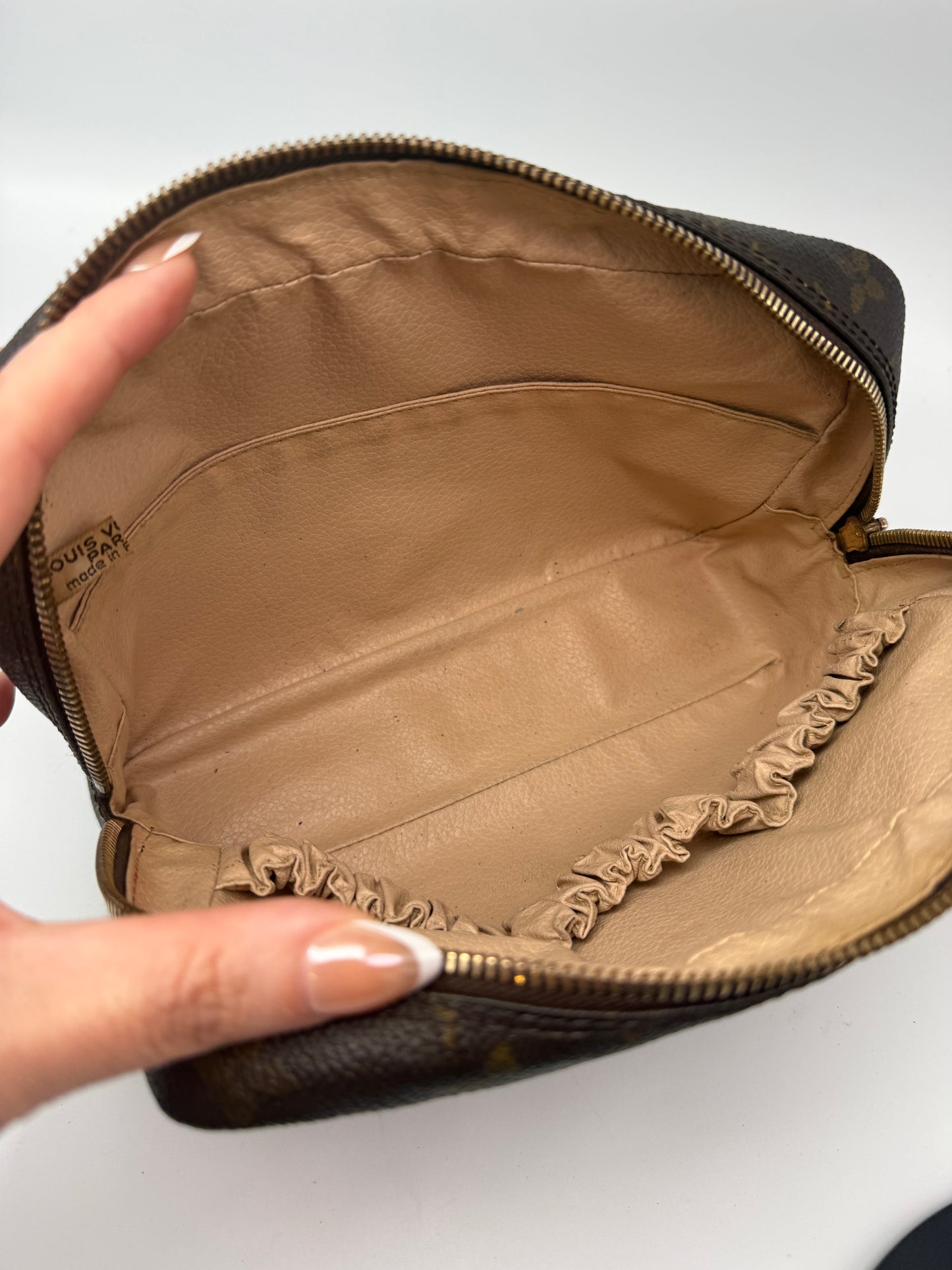 Louis Vuitton Monogram Coated Canvas Toiletry 23 cm 881TH