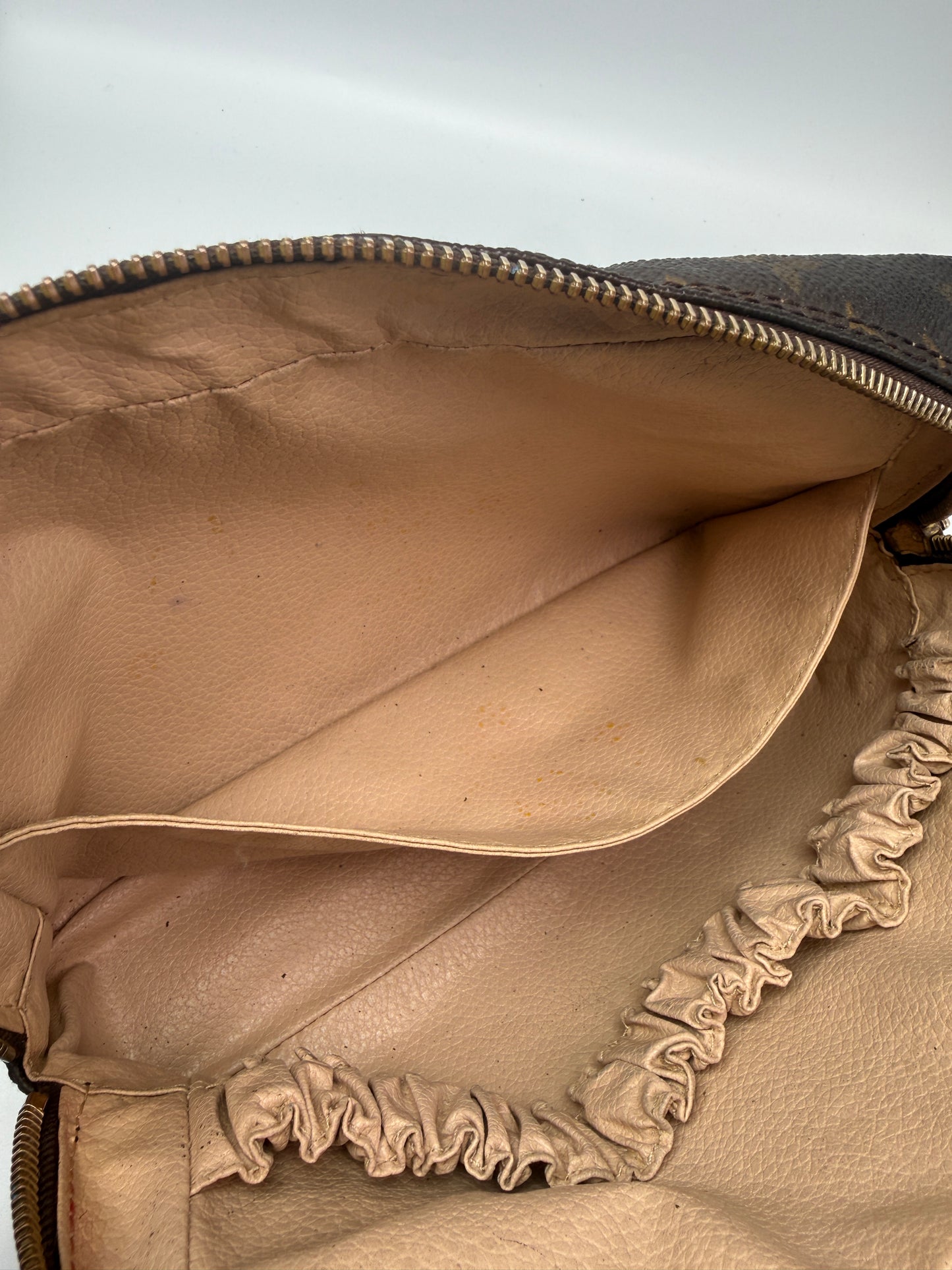 Louis Vuitton Monogram Coated Canvas Toiletry 23 cm 881TH